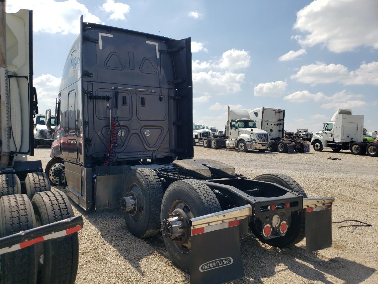 Image 3 of 2021 FREIGHTLINER CASCADIA 126  2021 with VIN 3AKJHHDR5MSMX5066