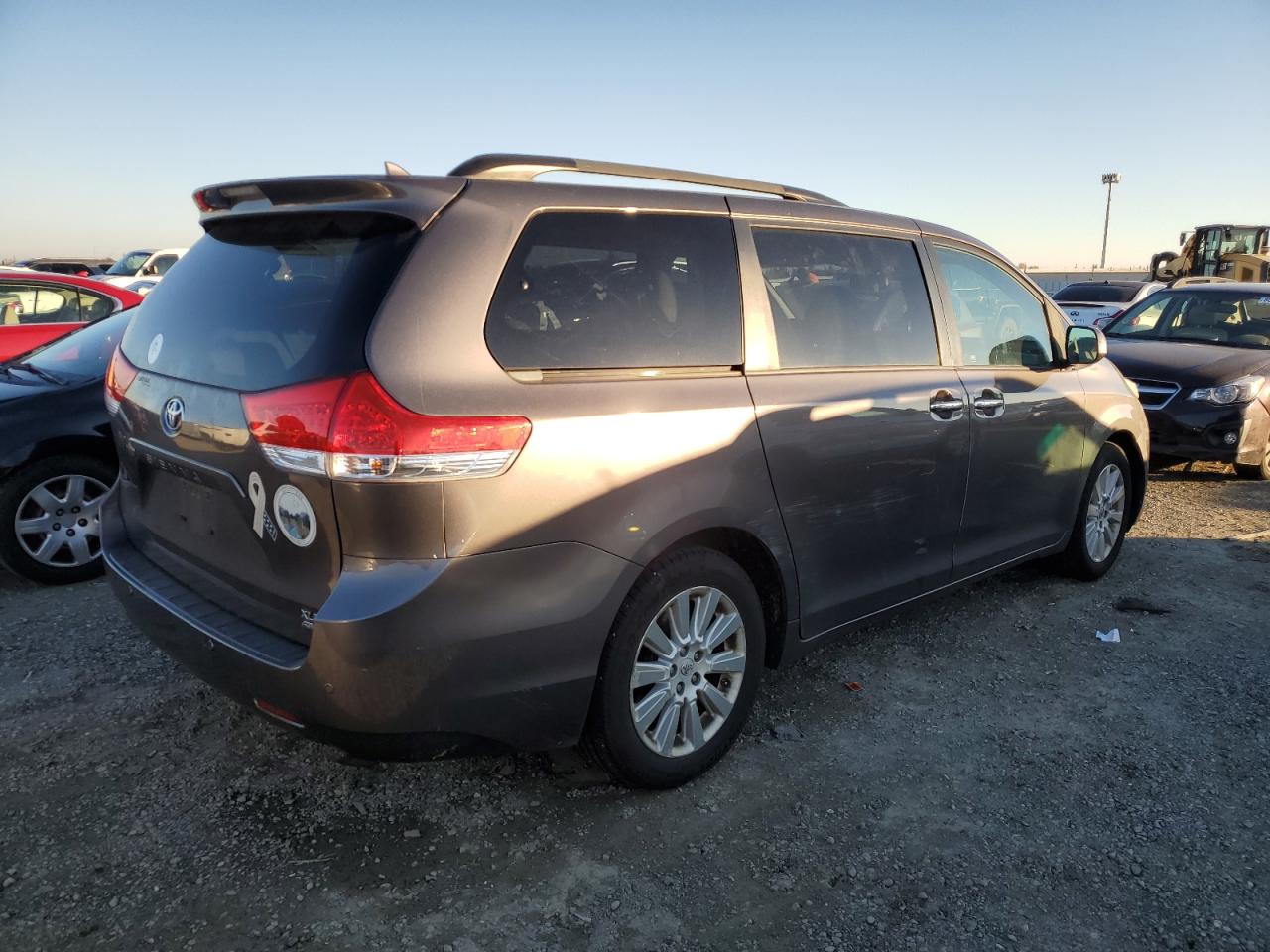 Image 3 of 2012 TOYOTA SIENNA XLE 2012 with VIN 5TDDK3DC1CS041918