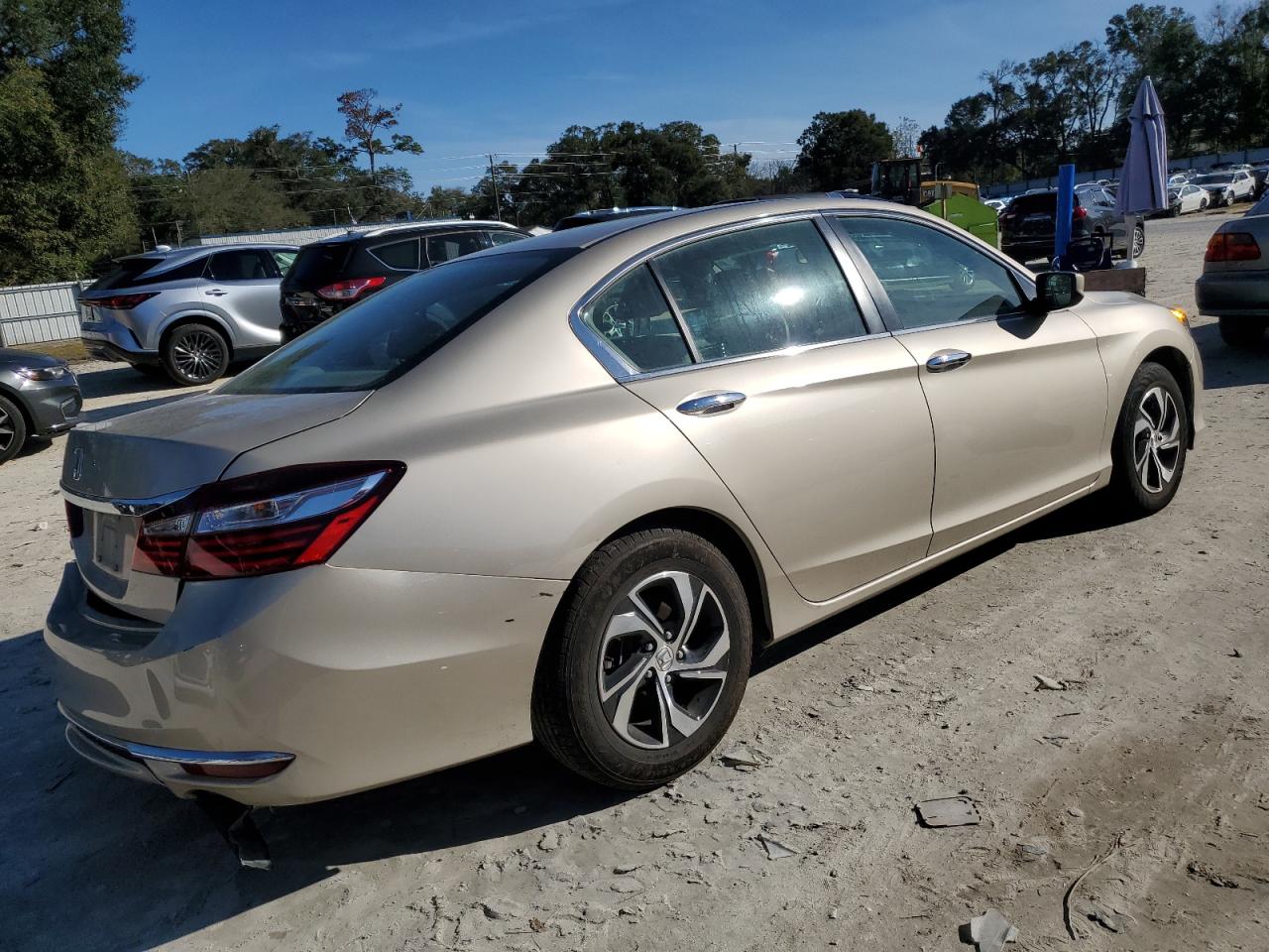 Изображение 3 2017 HONDA ACCORD LX 2017 с VIN 1HGCR2F33HA242398