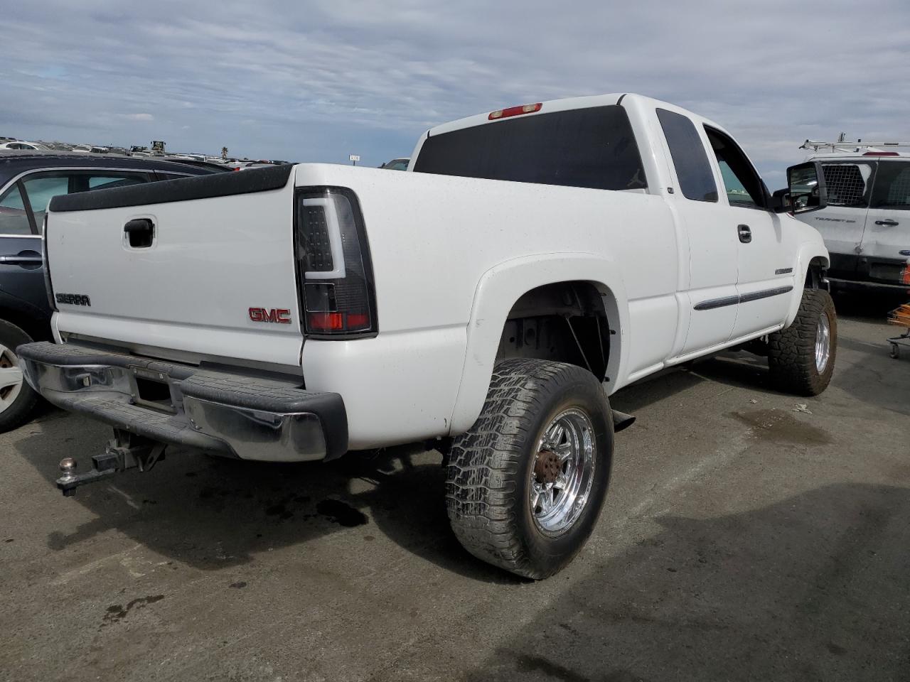 Obraz 3 z 2005 GMC SIERRA C2500 HEAVY DUTY 2005 z VIN 1GTHC29U55E177987