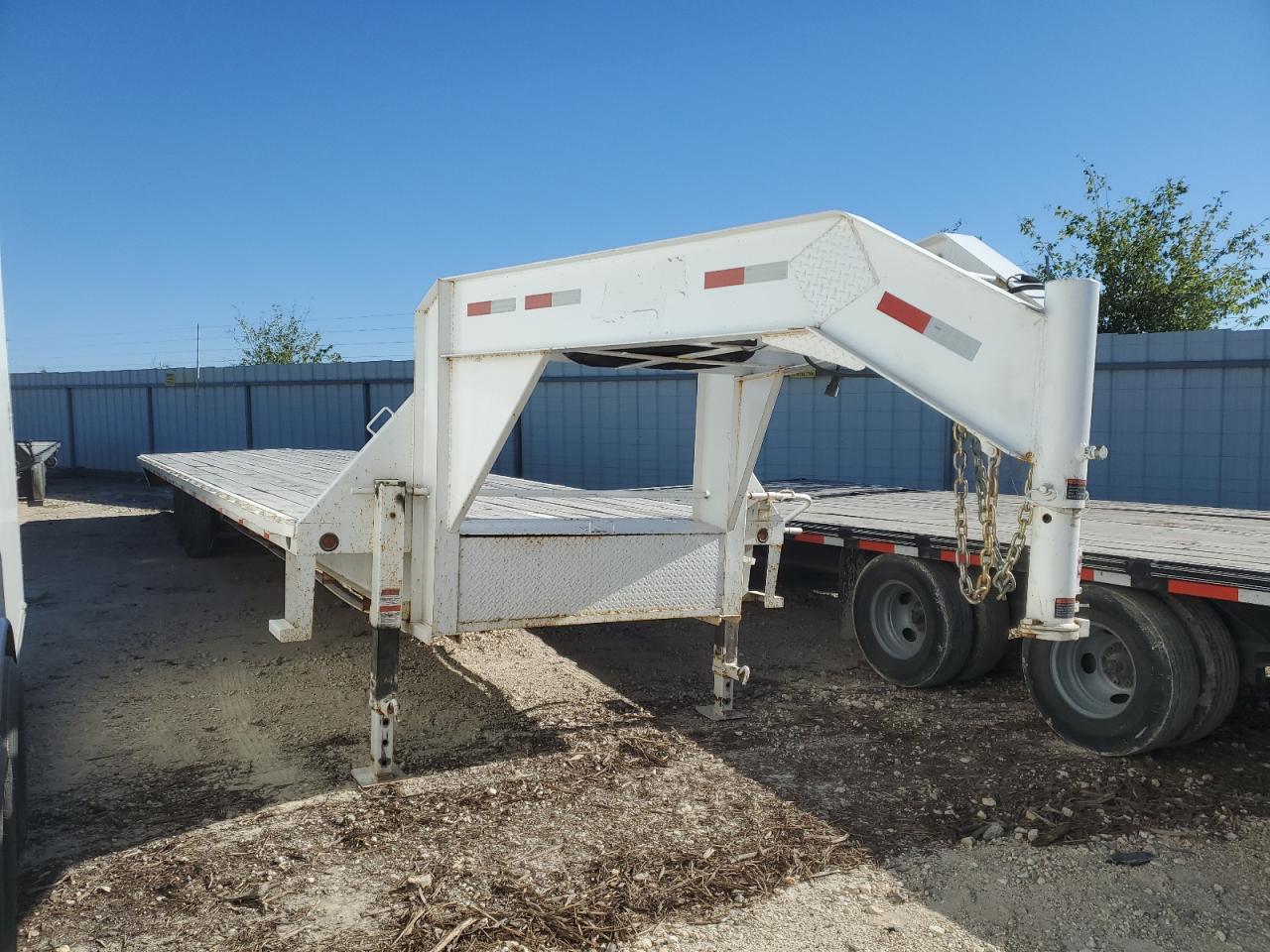 2022 HD 35' GOOSENECK FLATBED 2022 image