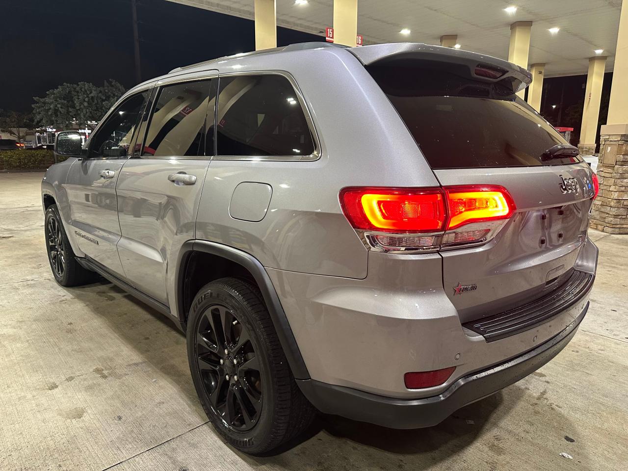 Image 3 of 2019 JEEP GRAND CHEROKEE LAREDO 2019 with VIN 1C4RJEAG3KC752175