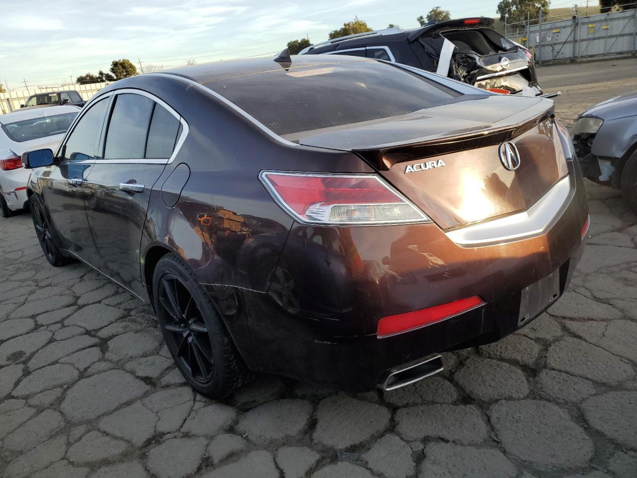 Изображение 2 2010 ACURA TL  2010 с VIN 19UUA8F54AA008907