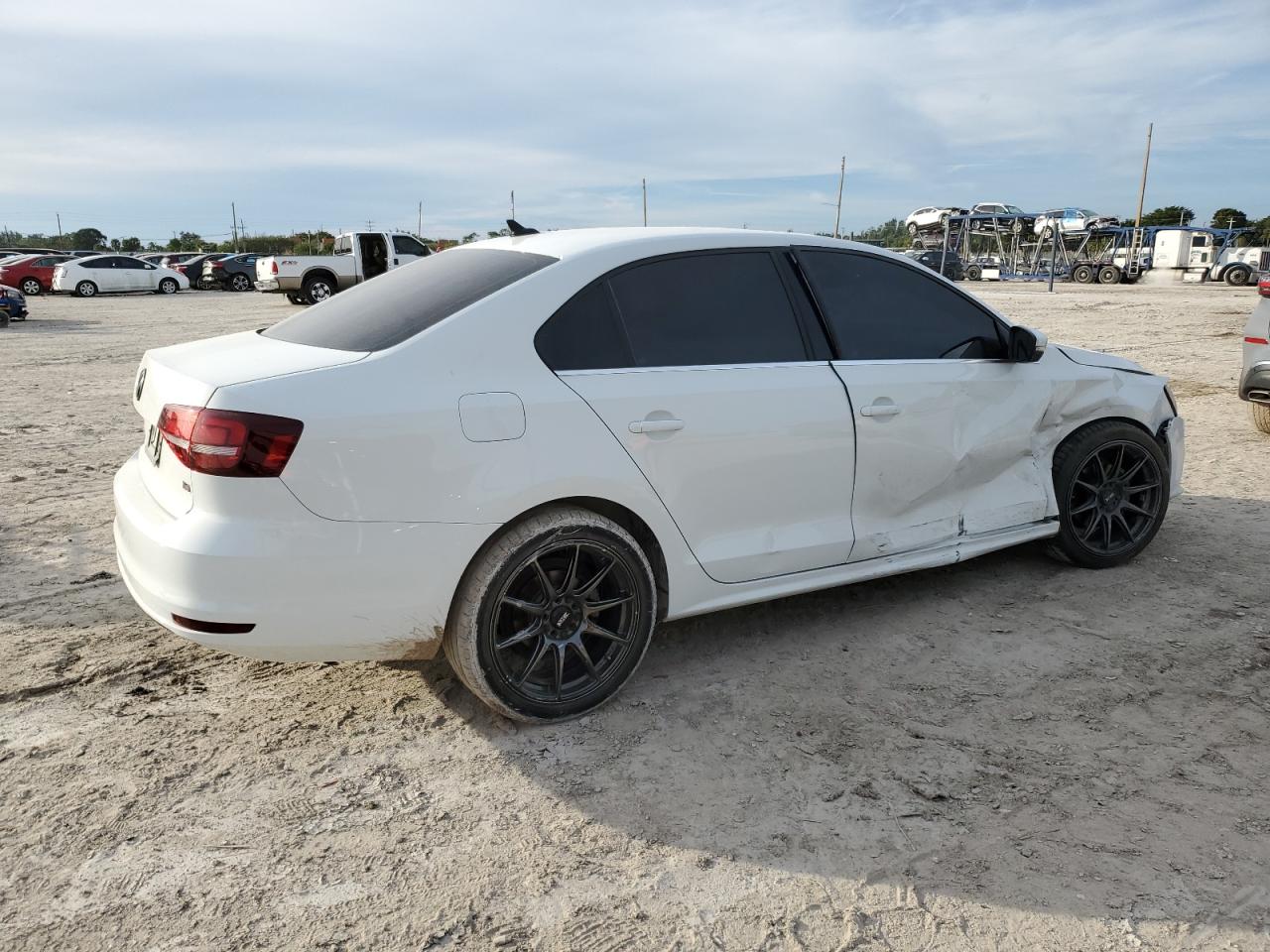Image 3 of 2016 VOLKSWAGEN JETTA SE 2016 with VIN 3VWD67AJ1GM395178