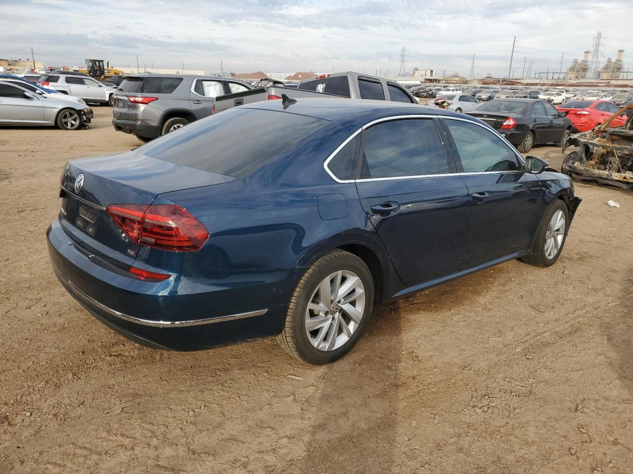 Изображение 3 2018 VOLKSWAGEN PASSAT SE 2018 с VIN 1VWBA7A33JC007335