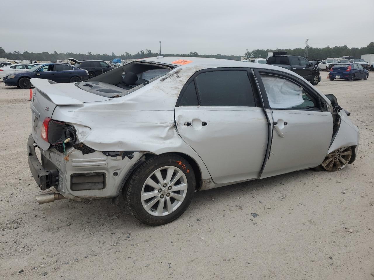 Изображение 3 2010 TOYOTA COROLLA BASE 2010 с VIN 2T1BU4EE0AC401516