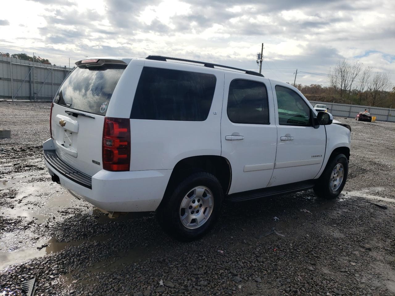 Image 3 of 2008 CHEVROLET TAHOE C1500 2008 with VIN 1GNFC13068R114117