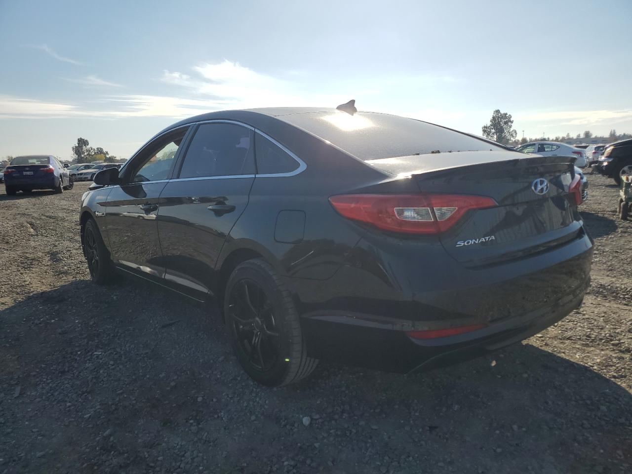 Изображение 2 2015 HYUNDAI SONATA SE 2015 с VIN 5NPE24AF8FH232643