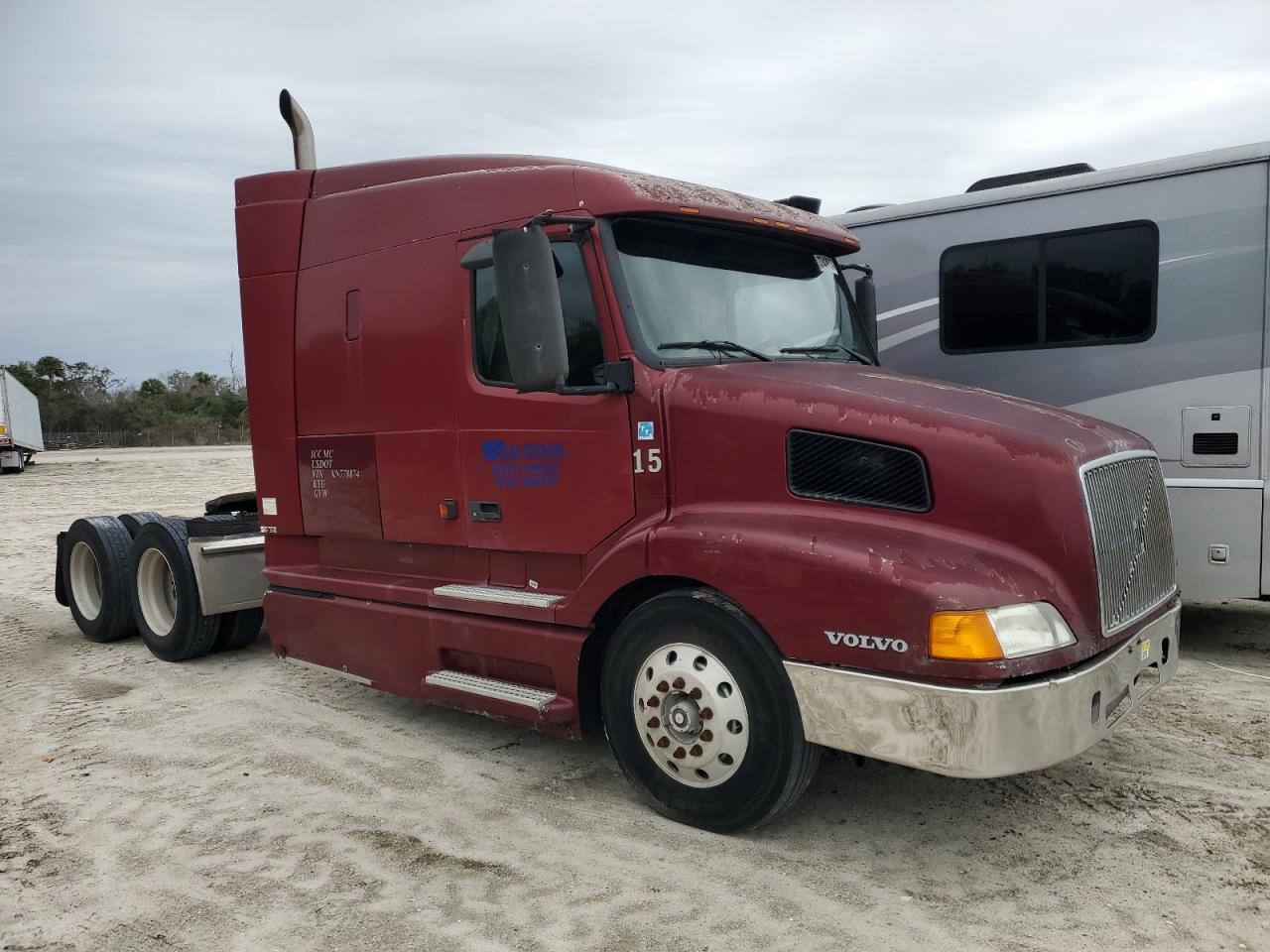 1999 VOLVO VN  1999 image