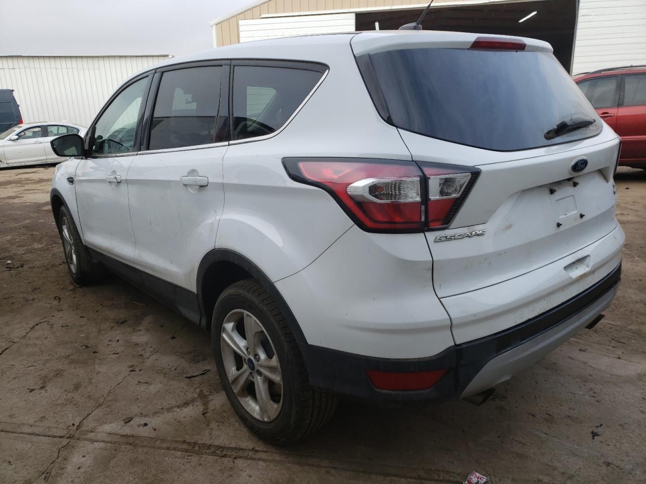 Image 2 of 2017 FORD ESCAPE SE 2017 with VIN 1FMCU9GDXHUB02324