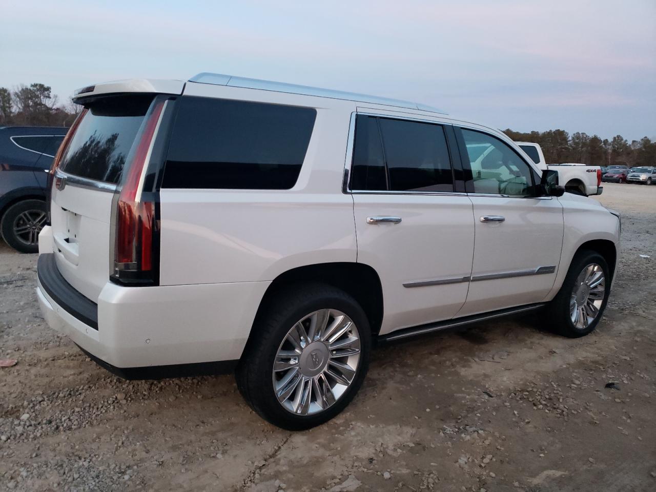 Изображение 3 2020 CADILLAC ESCALADE PLATINUM 2020 с VIN 1GYS4DKJ3LR115342