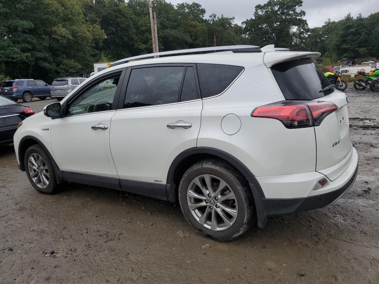 Image 2 of 2017 TOYOTA RAV4 HV LIMITED 2017 with VIN JTMDJREV4HD084397