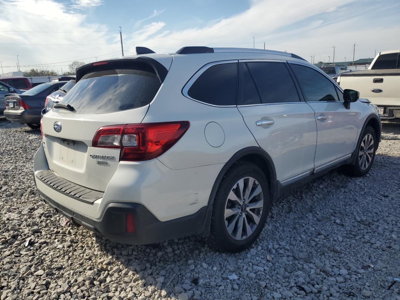 Image 3 of 2018 SUBARU OUTBACK TOURING 2018 with VIN 4S4BSETC6J3235648