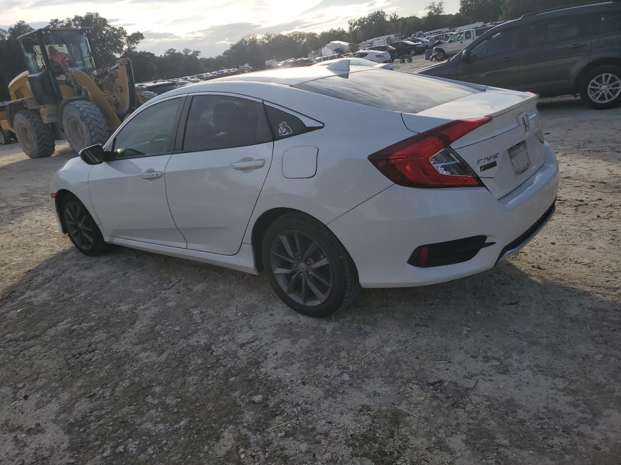 Изображение 2 2019 HONDA CIVIC EX 2019 с VIN 19XFC1F34KE012560