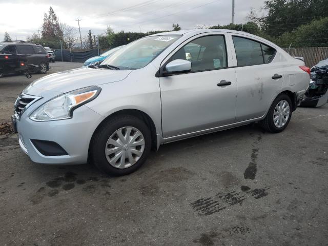 Obraz 1 z 2017 NISSAN VERSA S 2017 z VIN 3N1CN7AP1HL888228
