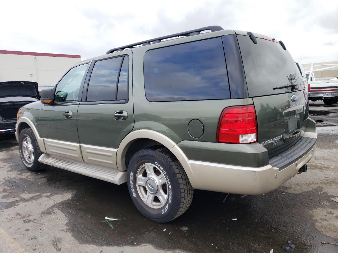 Image 2 of 2005 FORD EXPEDITION EDDIE BAUER 2005 with VIN 1FMFU18575LA10577