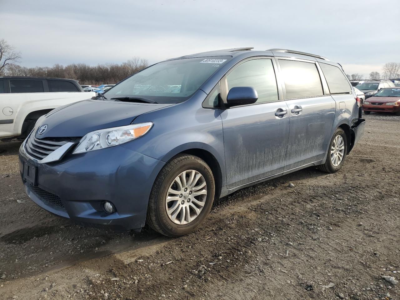 Image 1 of 2014 TOYOTA SIENNA XLE 2014 with VIN 5TDYK3DC0ES499521