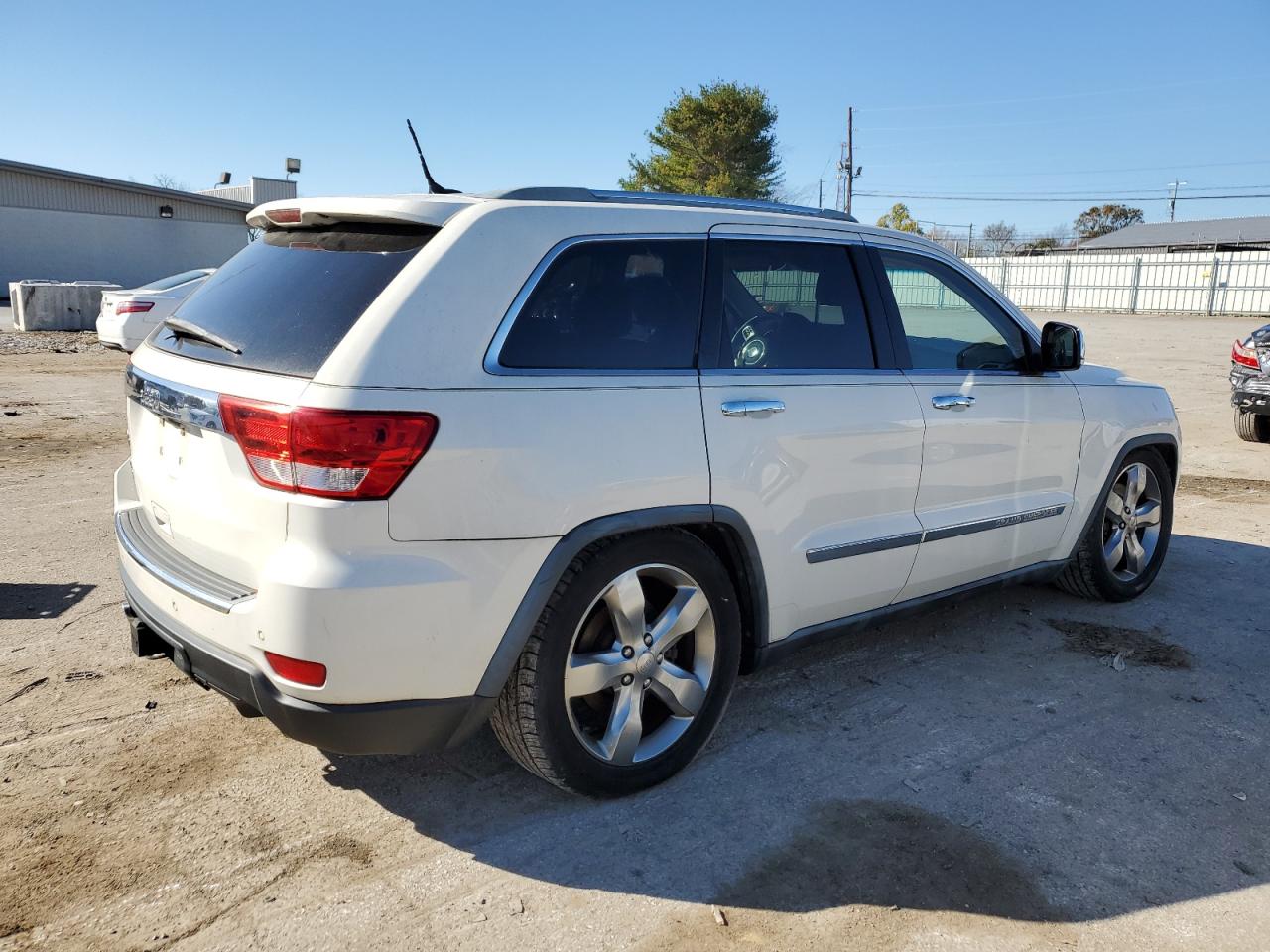 Изображение 3 2012 JEEP GRAND CHEROKEE OVERLAND 2012 с VIN 1C4RJFCT8CC111878