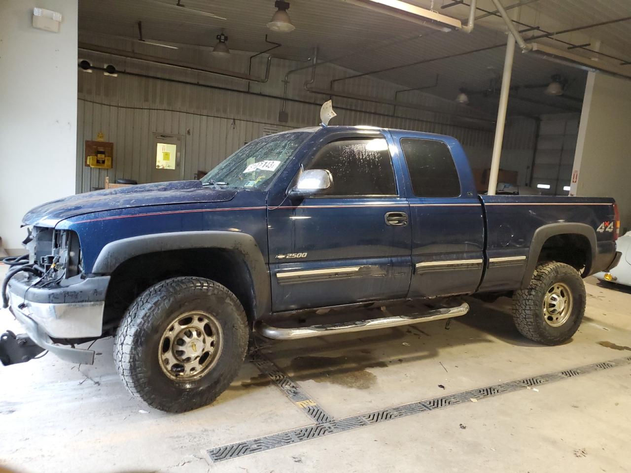 Image 1 of 2000 CHEVROLET SILVERADO K2500 2000 with VIN 1GCGK29U2YE270162