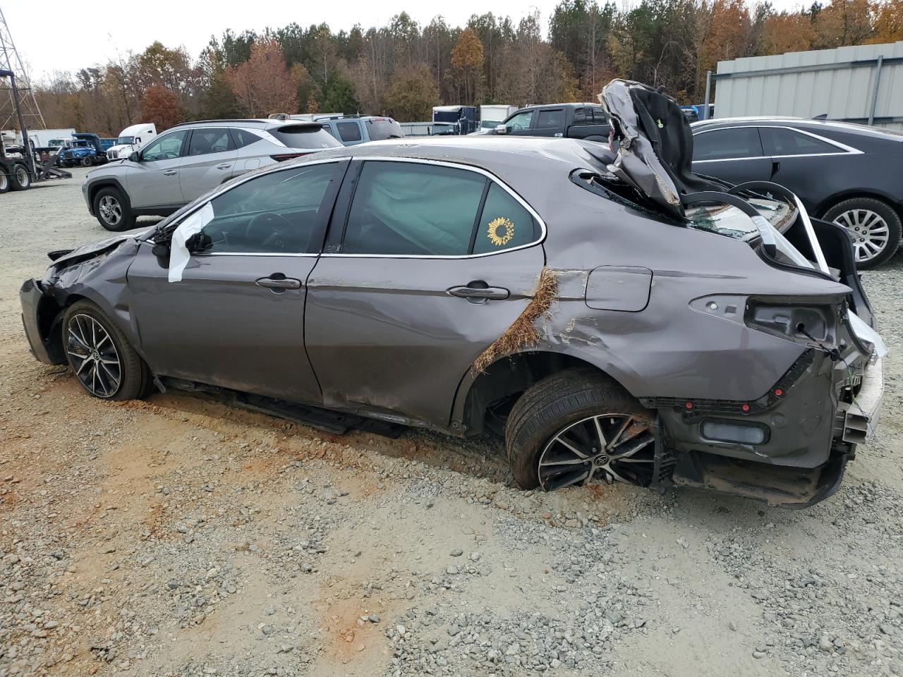 Изображение 2 2021 TOYOTA CAMRY SE 2021 с VIN 4T1G11AK0MU485512