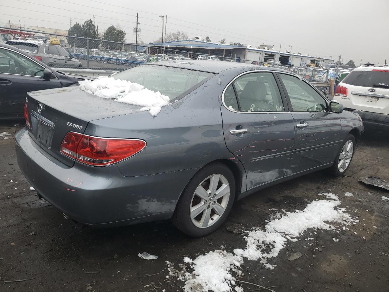 Image 3 of 2005 LEXUS ES 330 2005 with VIN JTHBA30G655107714