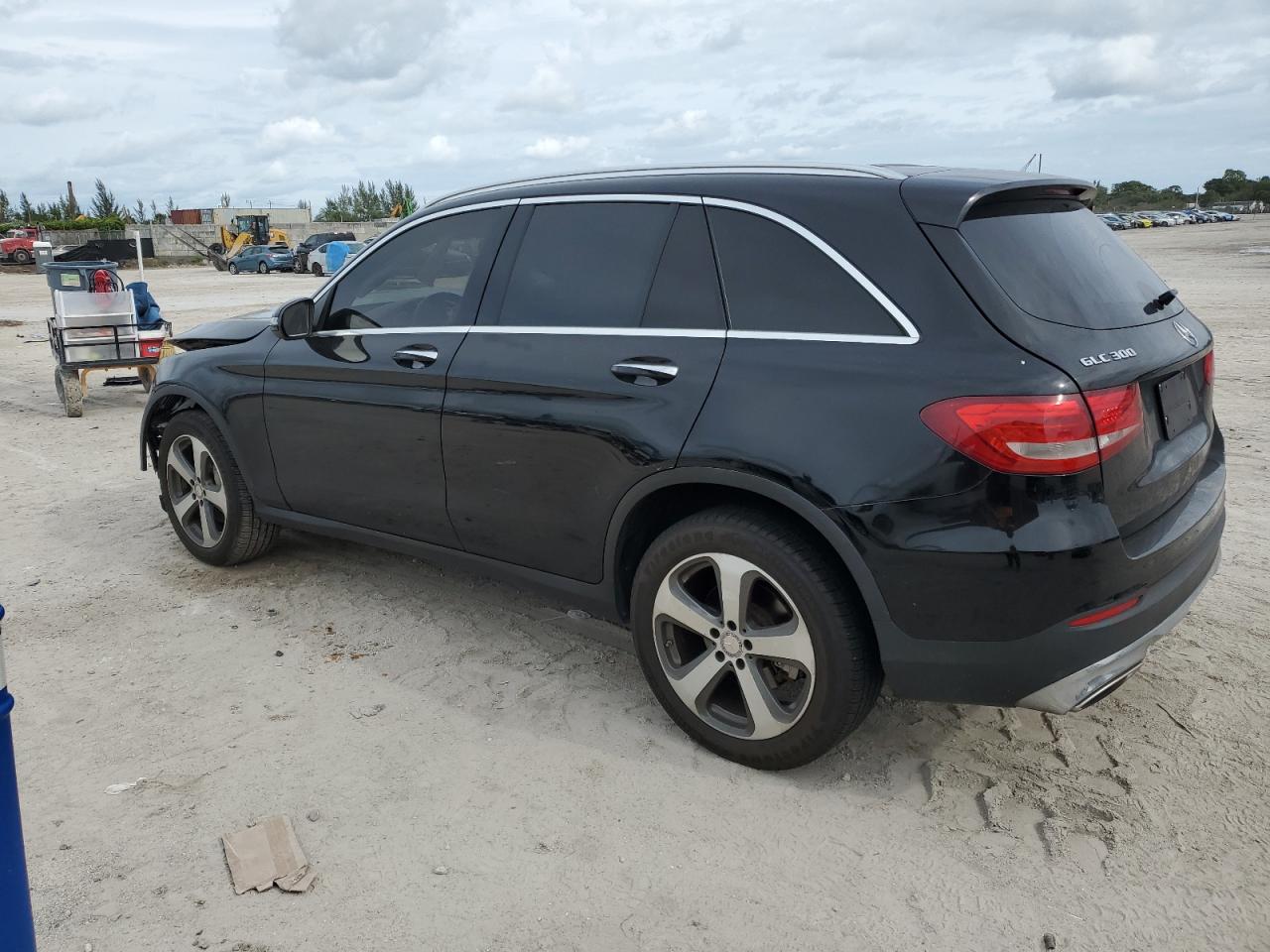 Изображение 2 2017 MERCEDES-BENZ GLC 300 2017 с VIN WDC0G4JB2HF191524