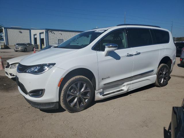 Image 1 of 2018 CHRYSLER PACIFICA LIMITED 2018 with VIN 2C4RC1GG7JR226616