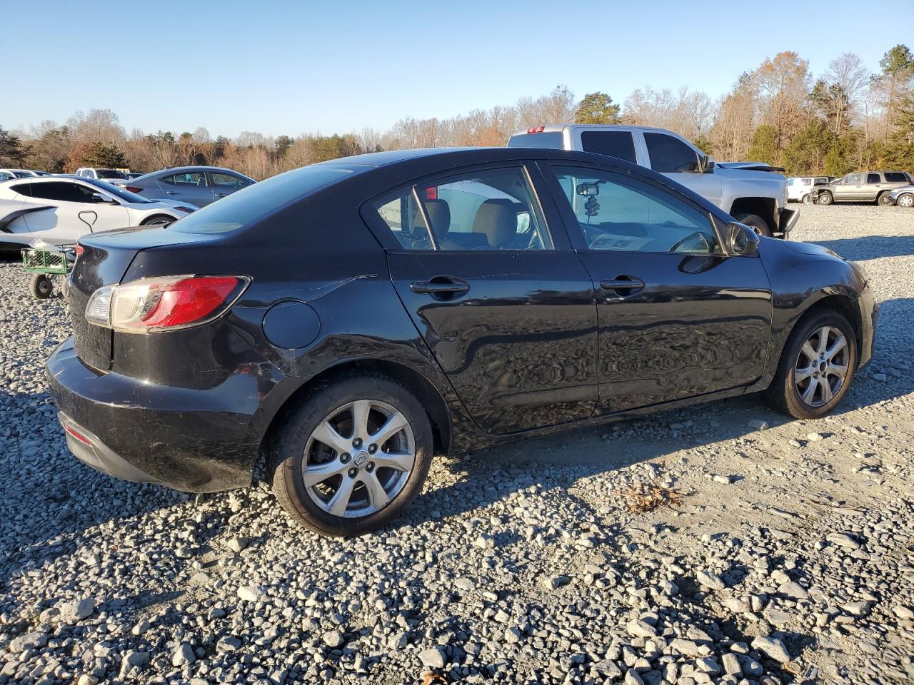 Obraz 3 z 2011 MAZDA 3 I 2011 z VIN JM1BL1VG4B1363636