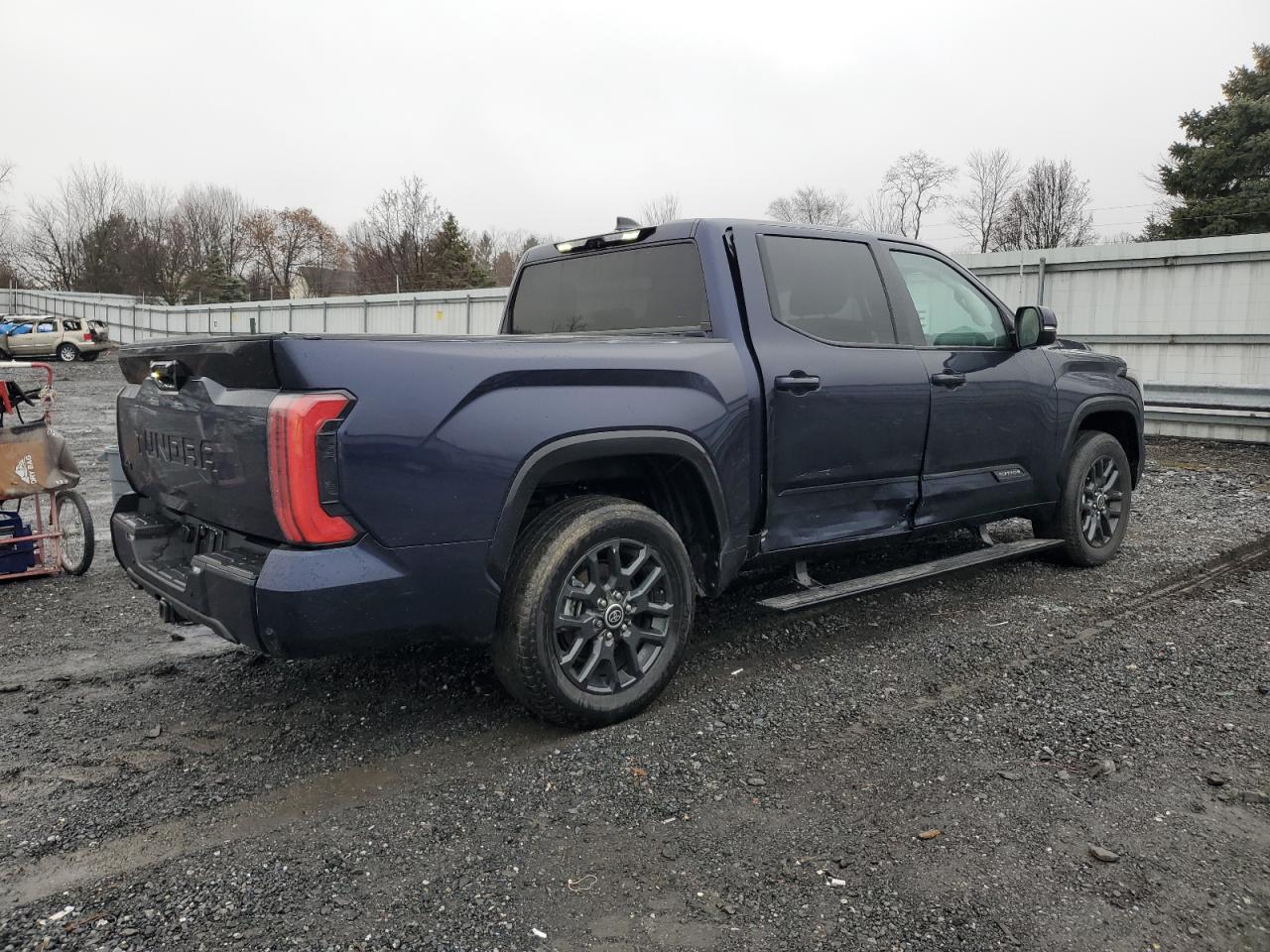 Image 3 of 2022 TOYOTA TUNDRA CREWMAX PLATINUM 2022 with VIN 5TFNA5DB3NX001590