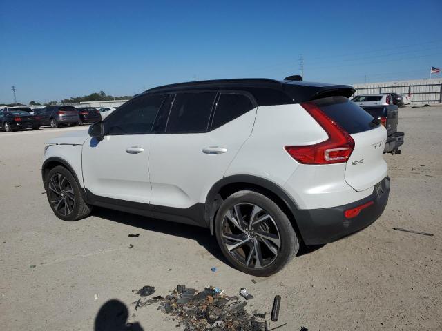 Image 2 of 2021 VOLVO XC40 T4 R-DESIGN 2021 with VIN YV4AC2HM9M2609853