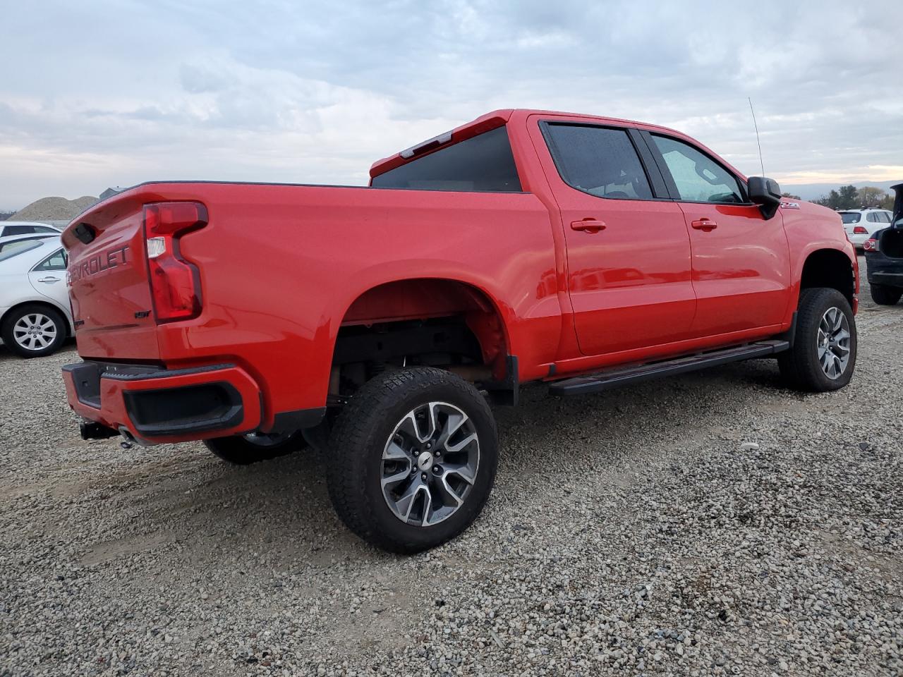 Obraz 3 z 2021 CHEVROLET SILVERADO K1500 RST 2021 z VIN 3GCUYEED8MG450029