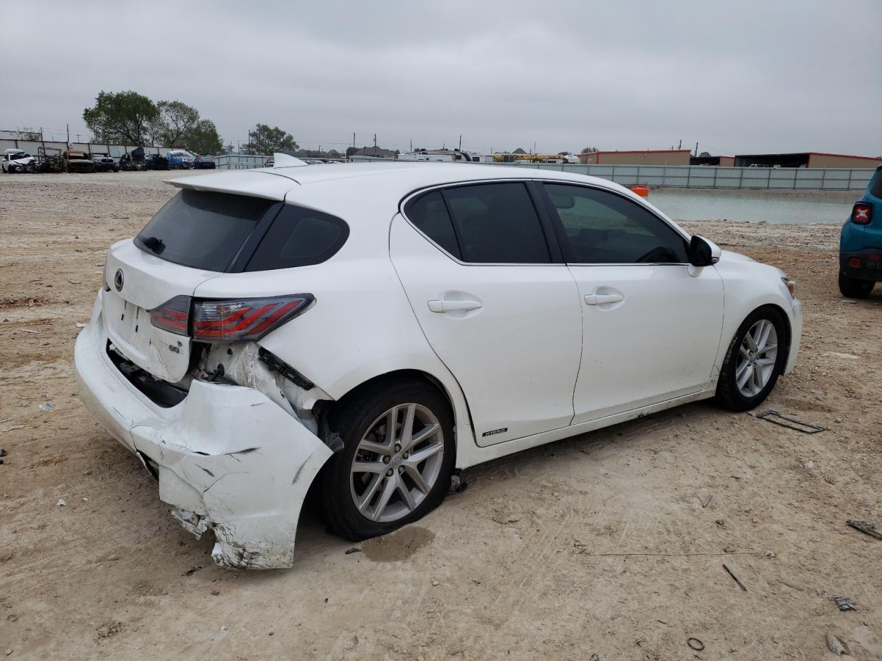 Image 3 of 2014 LEXUS CT 200 2014 with VIN JTHKD5BH3E2185524