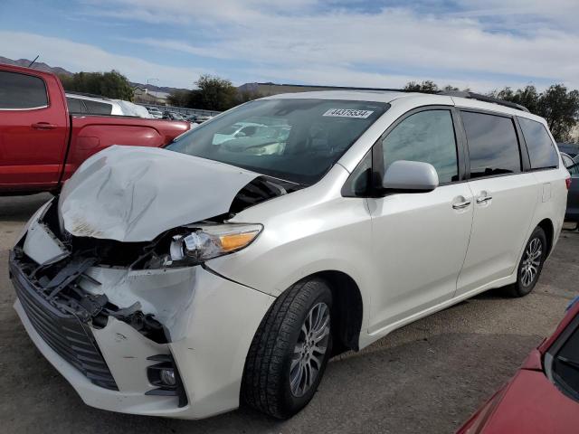 Image 1 of 2018 TOYOTA SIENNA XLE 2018 with VIN 5TDYZ3DC1JS946654
