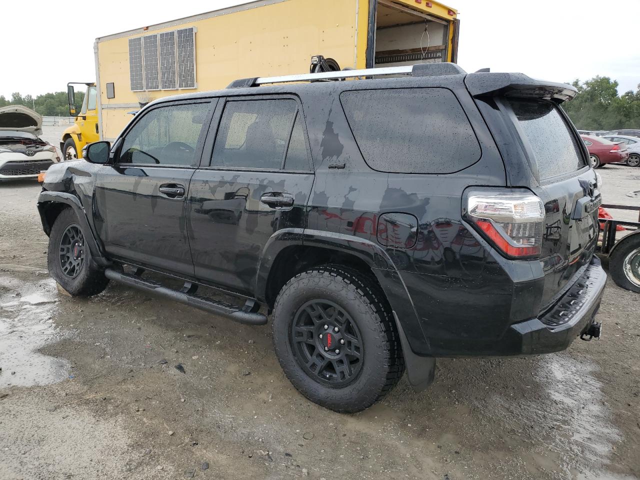 Image 2 of 2022 TOYOTA 4RUNNER SR5 2022 with VIN JTEFU5JR3N5276963