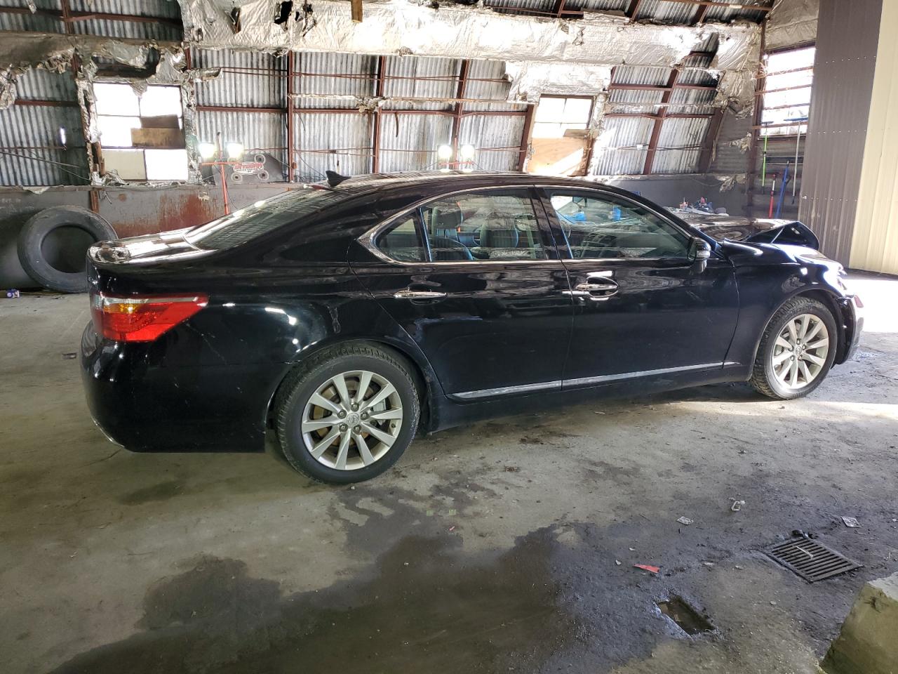 Image 3 of 2012 LEXUS LS 460 2012 with VIN JTHCL5EF3C5013958