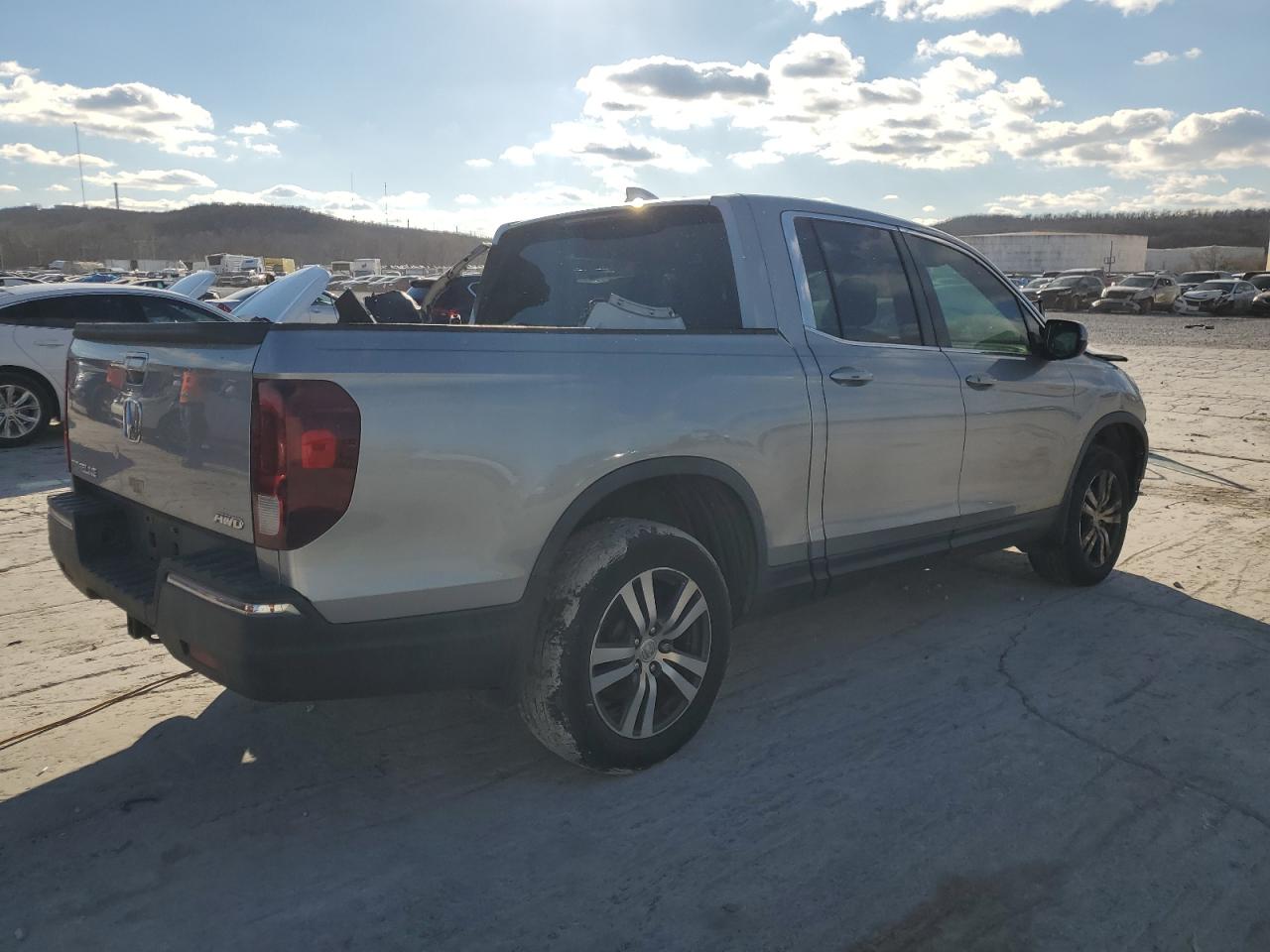 Image 3 of 2017 HONDA RIDGELINE RTS 2017 with VIN 5FPYK3F40HB017460