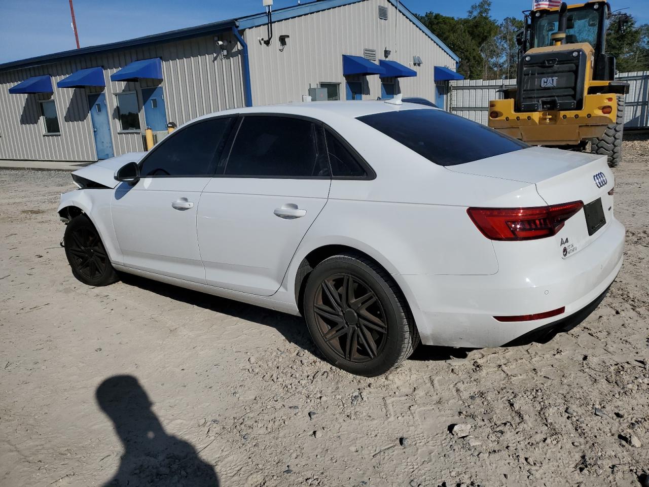 Изображение 2 2017 AUDI A4 PREMIUM 2017 с VIN WAUGNAF46HN015209