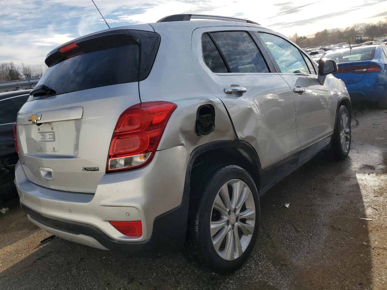 Изображение 3 2017 CHEVROLET TRAX PREMIER 2017 с VIN 3GNCJMSB0HL268360