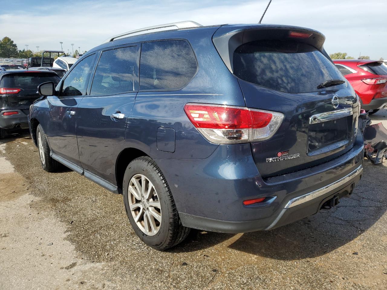 Изображение 2 2015 NISSAN PATHFINDER S 2015 с VIN 5N1AR2MN7FC606801