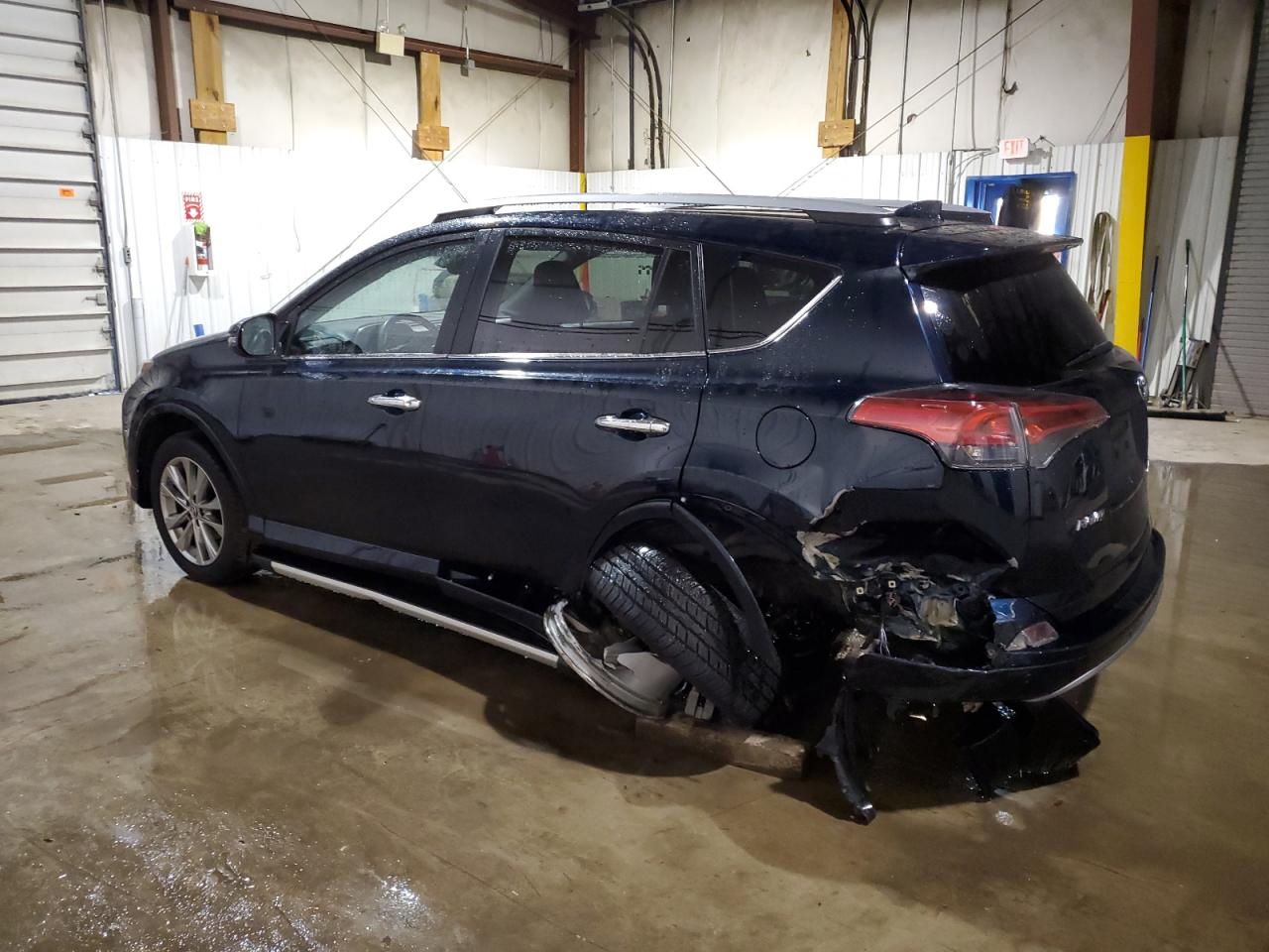 Image 2 of 2017 TOYOTA RAV4 LIMITED 2017 with VIN 2T3DFREV0HW563193