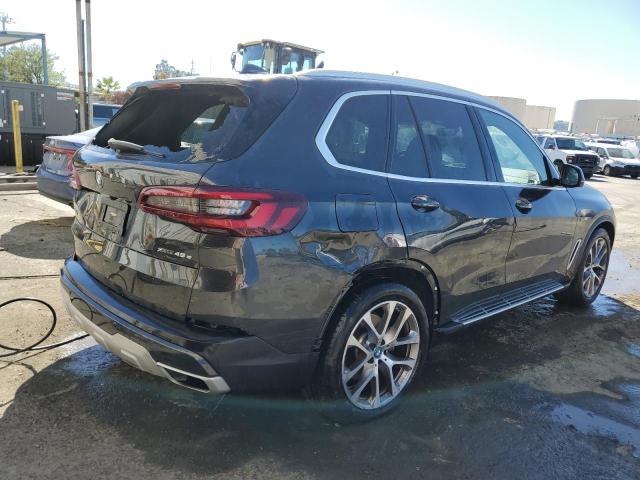 Obraz 3 z 2022 BMW X5 XDRIVE45E 2022 z VIN 5UXTA6C01N9M71892