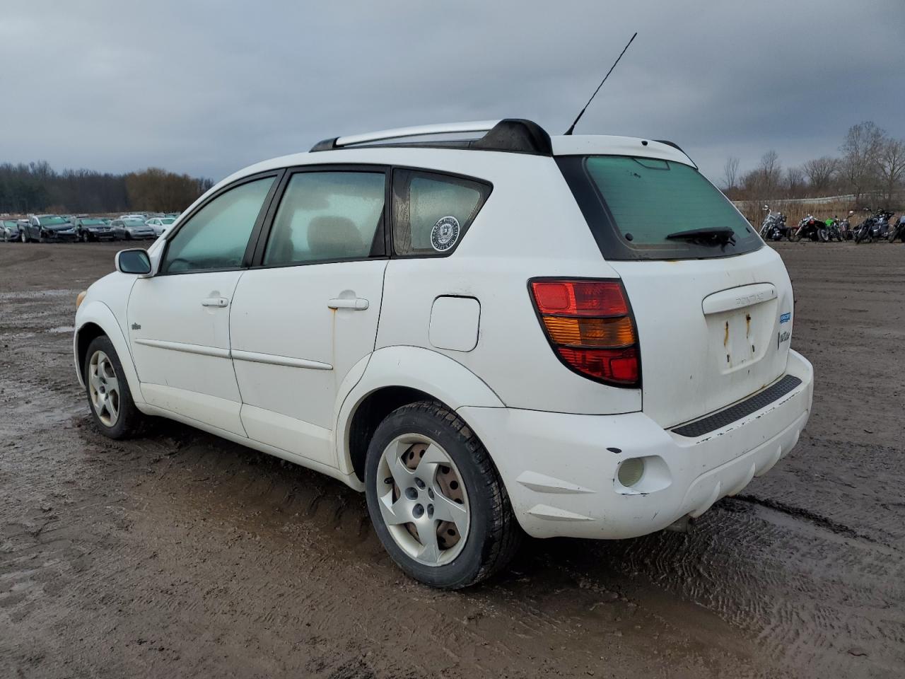 Image 2 of 2005 PONTIAC VIBE  2005 with VIN 5Y2SL63855Z409800