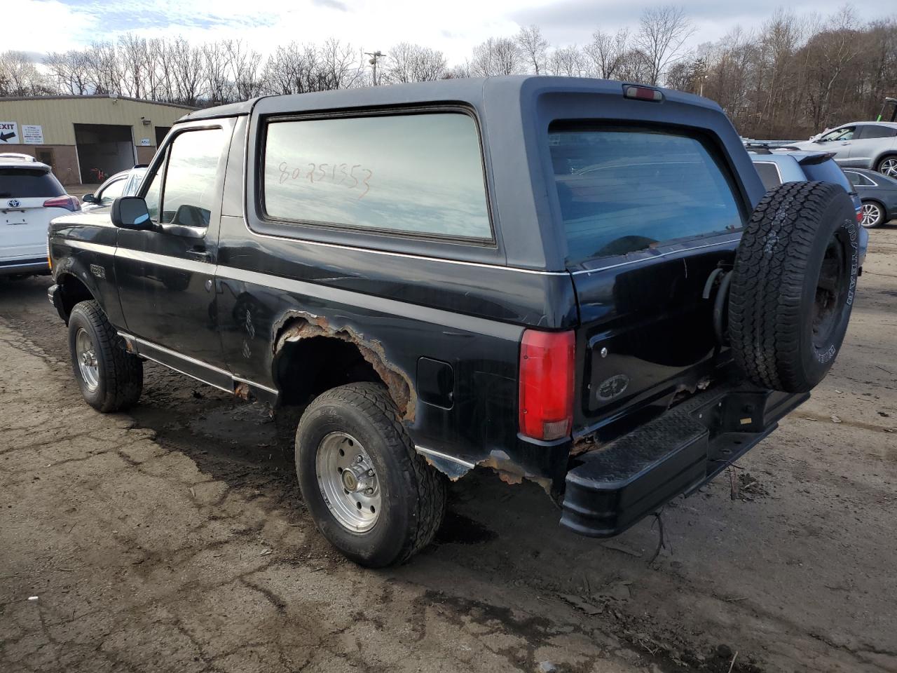 Obraz 2 z 1996 FORD BRONCO U100 1996 z VIN 1FMEU15HXTLA71123