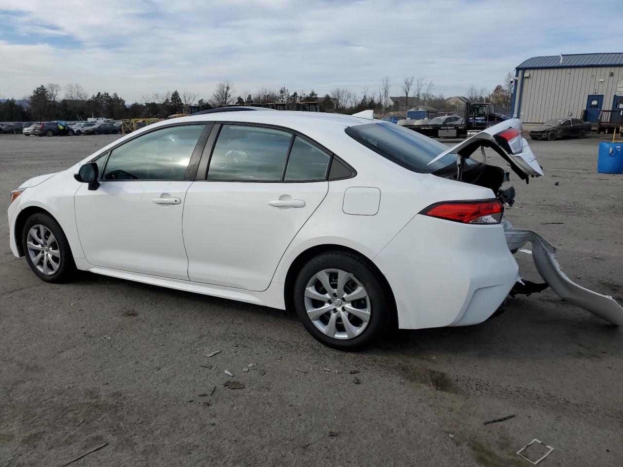Obraz 2 z 2020 TOYOTA COROLLA LE 2020 z VIN 5YFEPRAE9LP117845