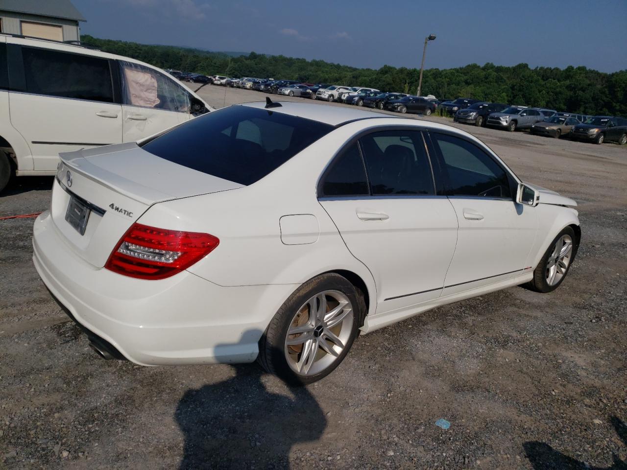 Image 3 of 2013 MERCEDES-BENZ C 300 4MATIC 2013 with VIN WDDGF8AB6DR278341