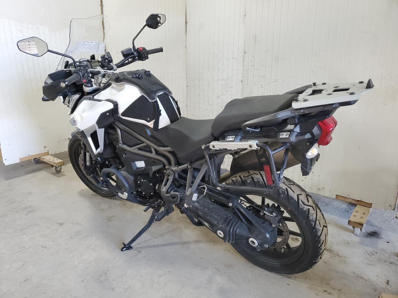 Obraz 3 z 2017 TRIUMPH MOTORCYCLE EXPLORER XRX 2017 z VIN SMTF42XB3HJ781766