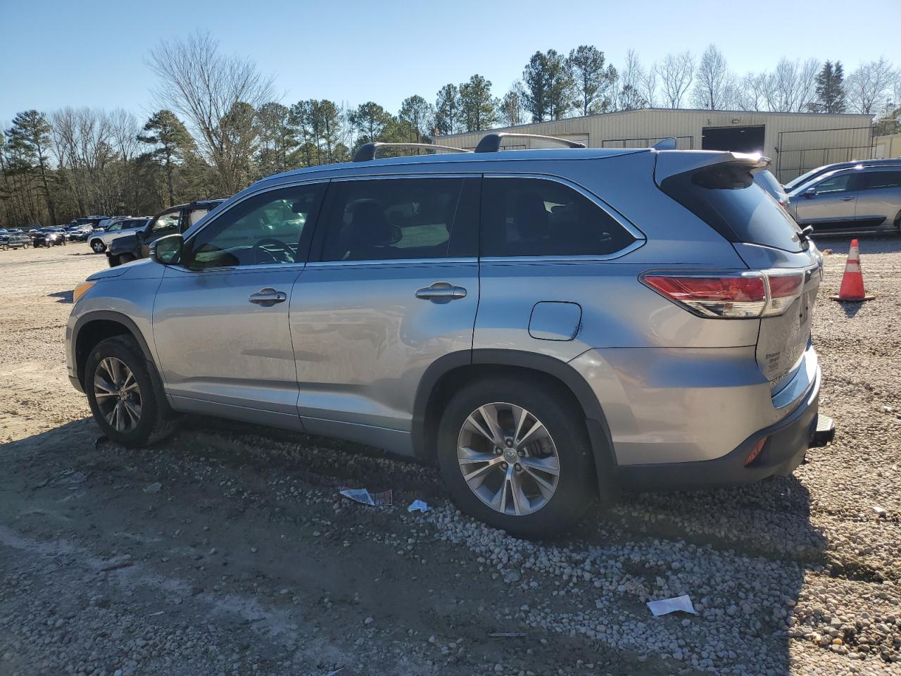Image 2 of 2014 TOYOTA HIGHLANDER XLE 2014 with VIN 5TDJKRFH7ES044730