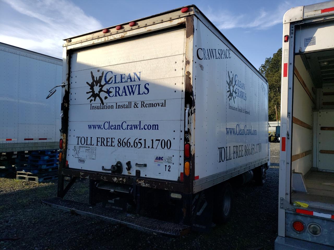 Image 3 of 2008 MITSUBISHI FUSO TRUCK OF AMERICA INC FE 84D 2008 with VIN JL6BBG1S18K000110