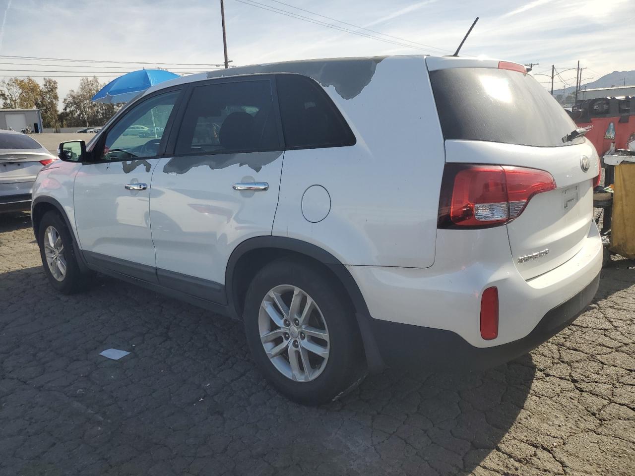 Image 2 of 2014 KIA SORENTO LX 2014 with VIN 5XYKT3A65EG486570