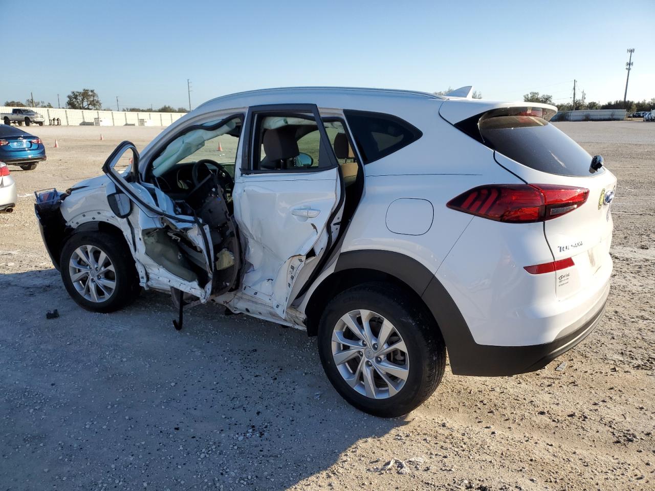 Obraz 2 z 2019 HYUNDAI TUCSON LIMITED 2019 z VIN KM8J33A42KU068029